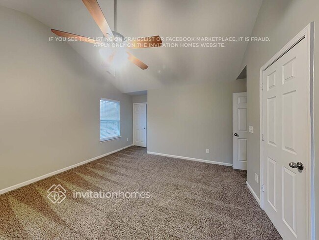 Building Photo - 1215 Pinehaven Ct