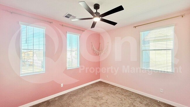 Building Photo - 145 E Mint Ln