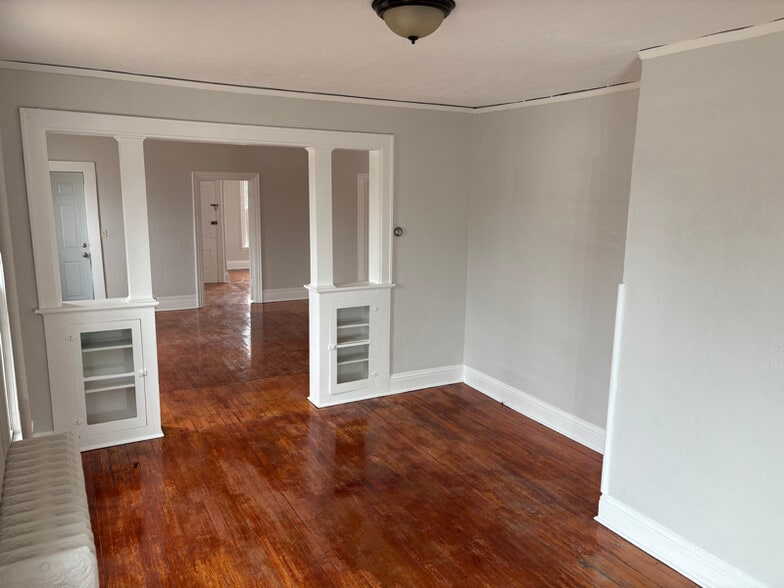 Building Photo - 925 Minnesota St