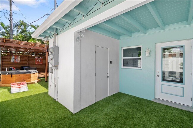 Building Photo - 2741 Parker Ave