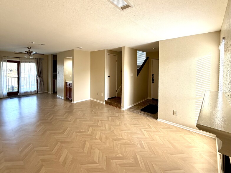 Building Photo - 18511 Egret Bay Blvd #209