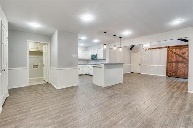 Building Photo - 2711 Lincoln Dr