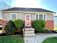 Building Photo - Charming 3 Bedroom/1 Bathroom Home in Essex, Baltimore, MD!