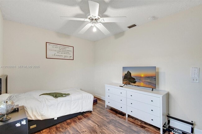Building Photo - 16339 Malibu Dr