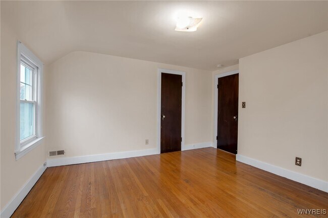 Building Photo - 21 Waverly Ave