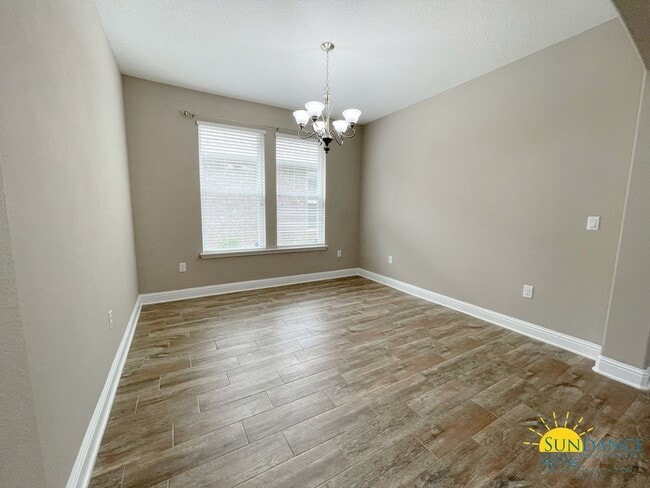 Building Photo - Gorgeous 4 Bedroom Home in Shalimar