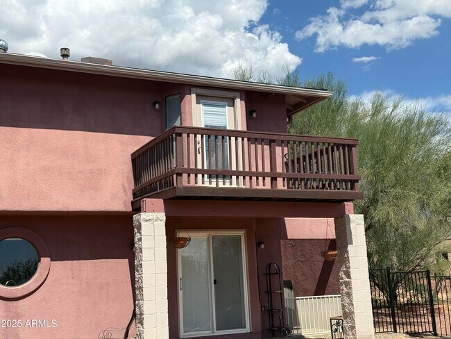 Building Photo - 5081 N Bear Canyon Rd