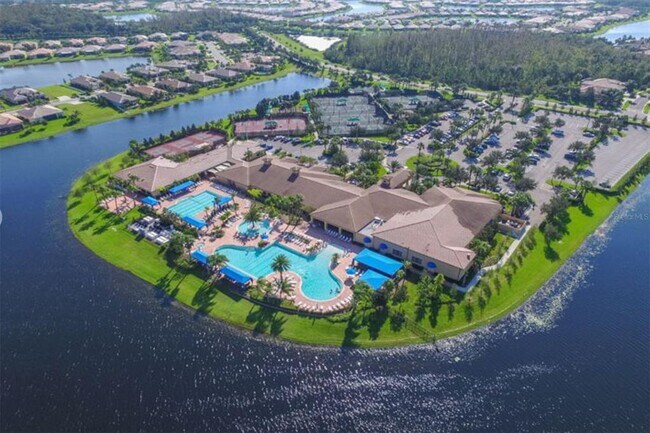 Building Photo - 15840 Aurora Lake Cir