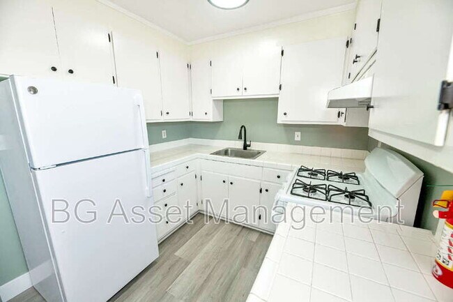 Building Photo - 1610 Sanford Ave