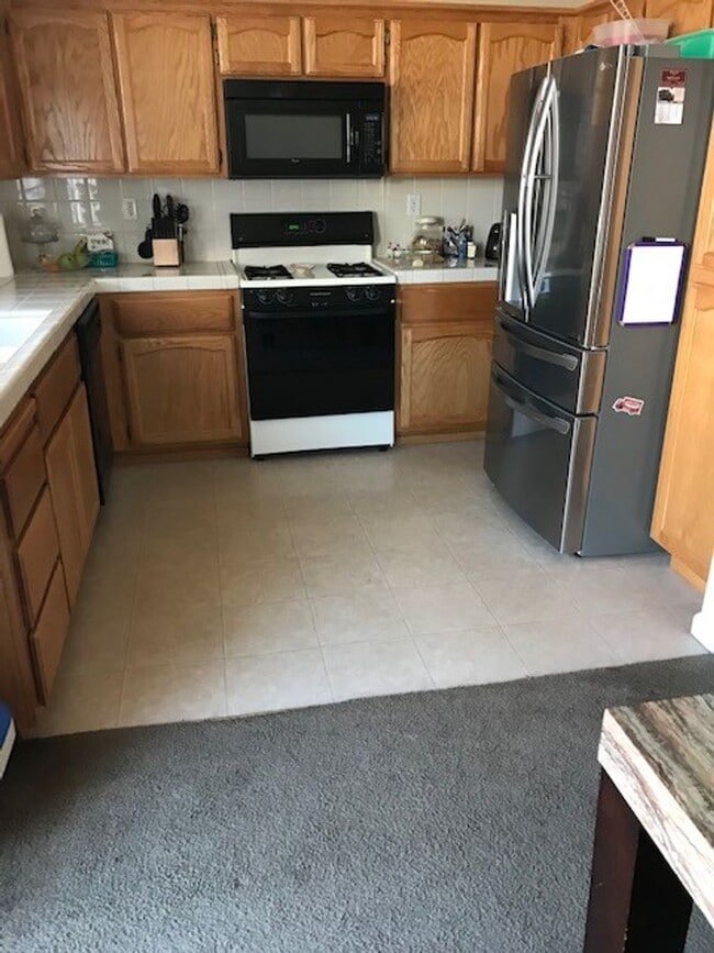 Building Photo - Home Sweet Home!  Adorable 3/2 Single Stor...