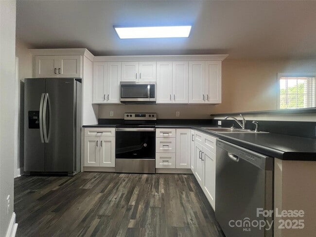 Building Photo - 2775 S US 321 Hwy