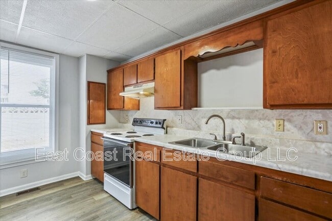 Building Photo - 805 S Potomac St