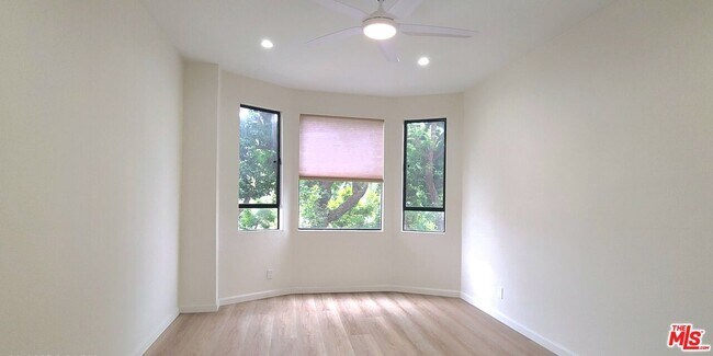 Building Photo - 1557 S Beverly Glen Blvd