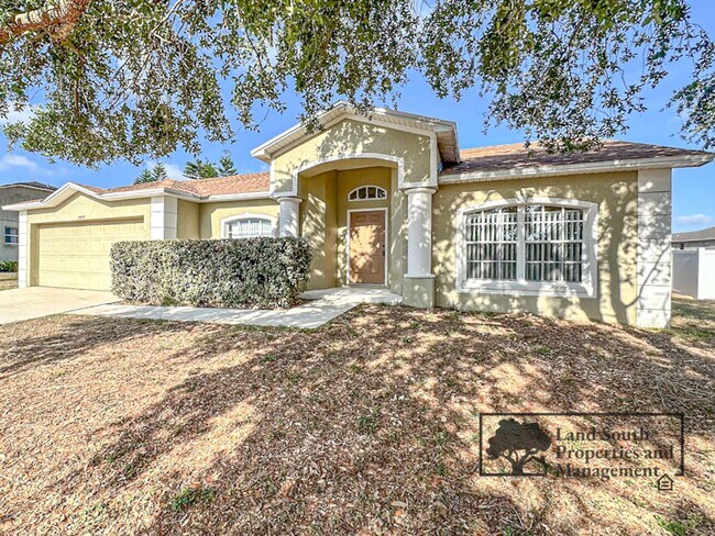 Building Photo - Charming 3-Bedroom Home in Prime SE Lakela...