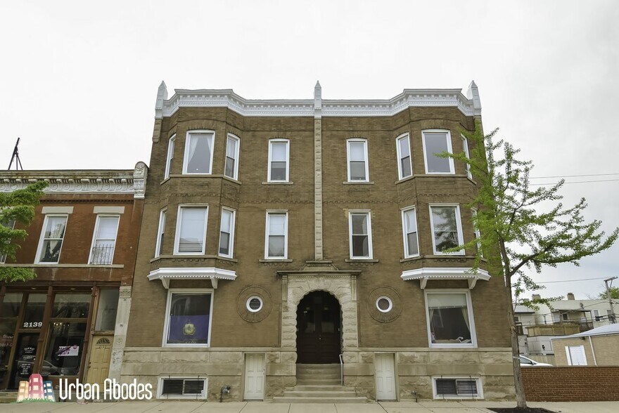 Primary Photo - 2145 W Chicago Ave