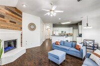Building Photo - 11146 Clearstream Ln