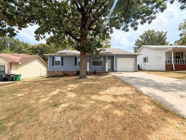 Building Photo - 238 Briarpatch Ln