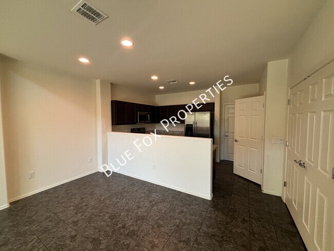 Building Photo - 4170 N Thurston Ln
