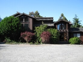 Building Photo - 3122 St Louis Rd