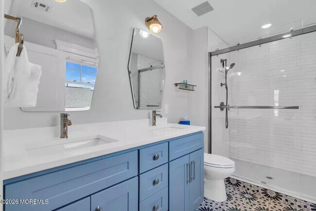 Building Photo - 13 5th Ave