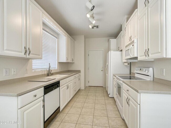 Building Photo - 34901 N 30th Dr