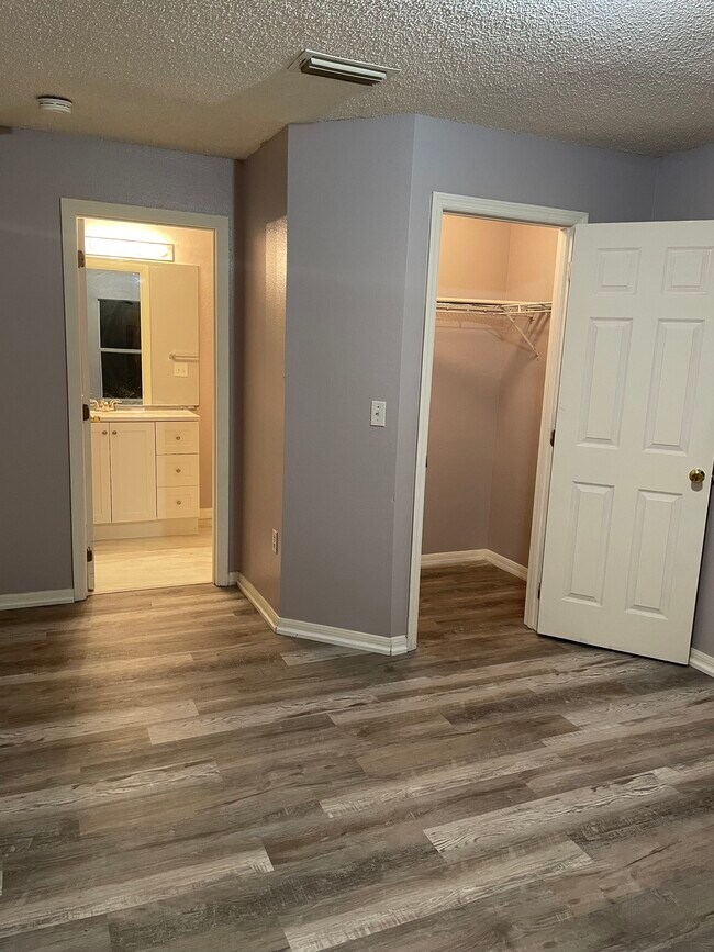 Building Photo - 331 Caldbeck Way