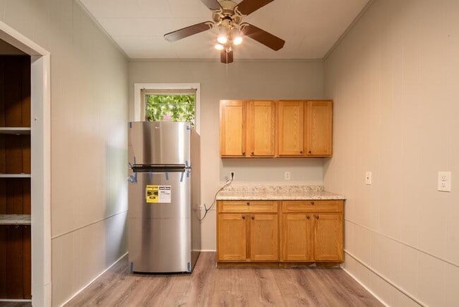 Building Photo - 140 5th Ave