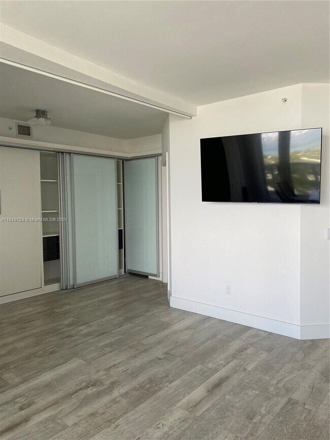 Building Photo - 4779 Collins Ave