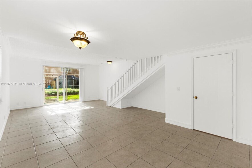 Building Photo - 1440 Coronado Rd