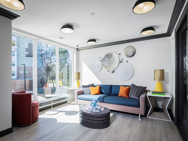 Building Photo - 1800 S I-35 Frontage Rd