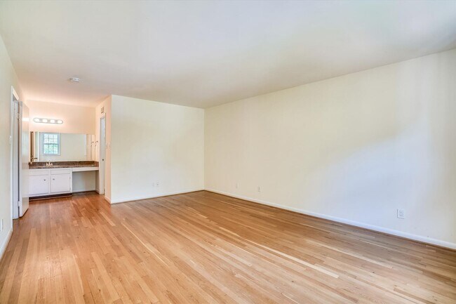 Building Photo - 11200 Powder Horn Dr