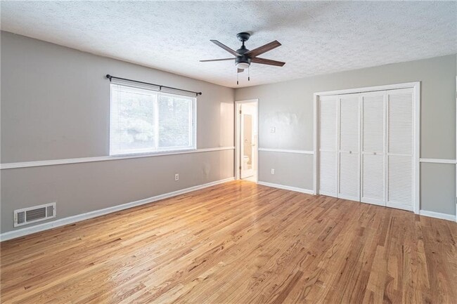 Building Photo - 495 Ansley Dr