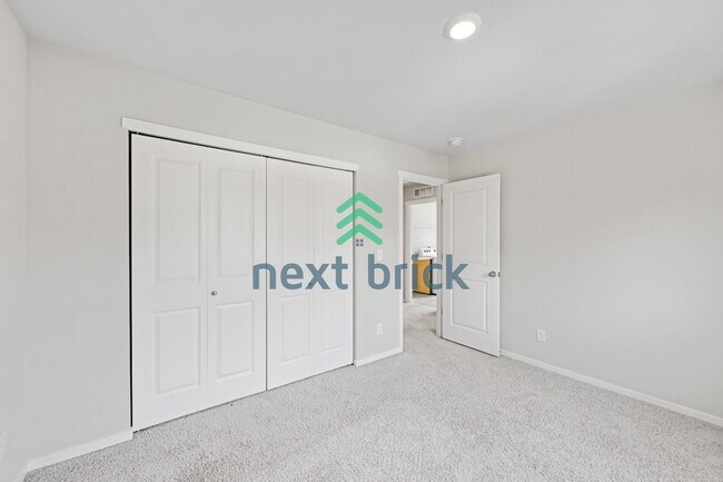 Building Photo - "Charming 4-Bedroom Home in Puyallup with Spacious 1831 Sq Ft Layout & 2.5 Baths!"