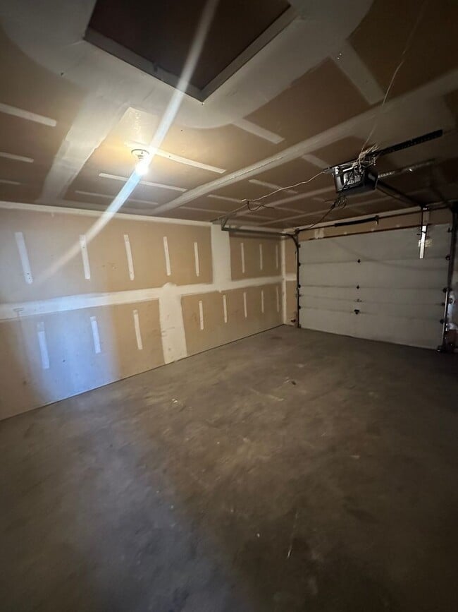 Building Photo - 1415-1417 E Beech St.