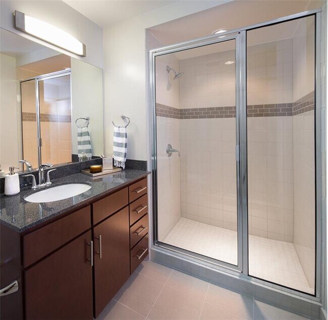 Building Photo - 48 Rainey St