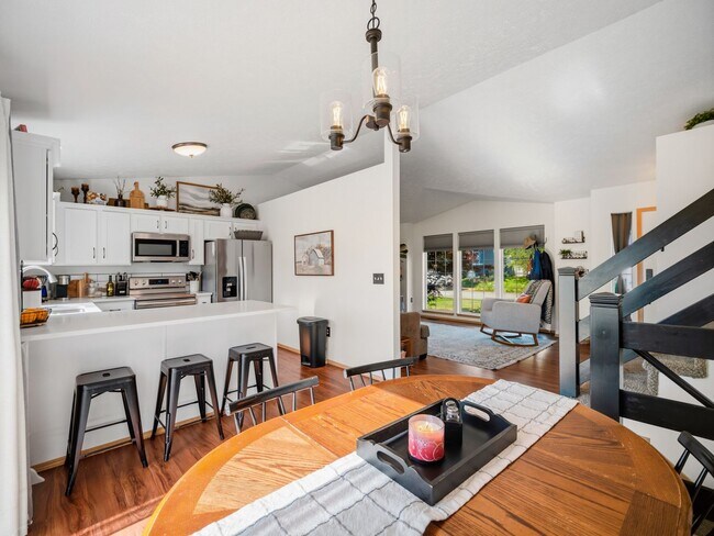 Building Photo - Furnished 3-Bedroom Home in Spokane Valley – Comfortable & Move-In Ready
