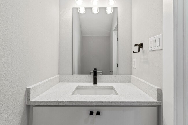 Building Photo - 4709 Virginia Ave