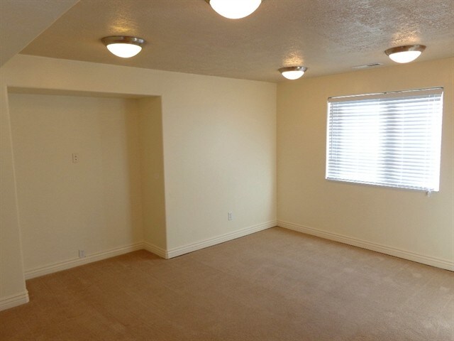 Building Photo - 358 Stamford Dr