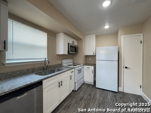 Building Photo - 7571 Windsor Oaks