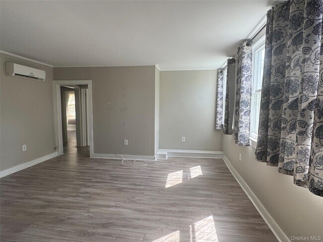 Building Photo - 425 Landing Ave