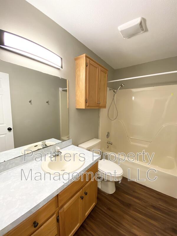 Building Photo - 831 N 54th Ave