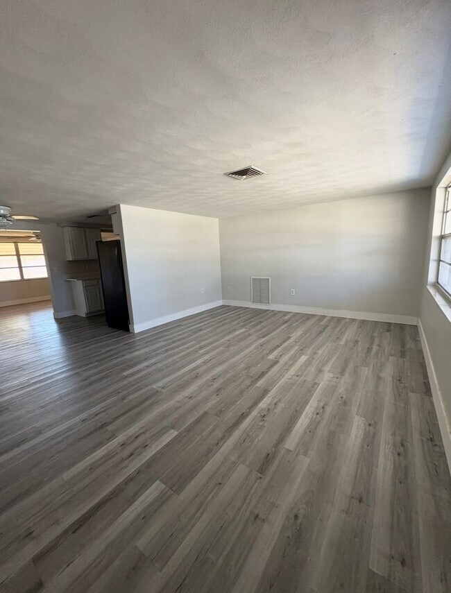 Building Photo - 3606 Blackhawk Dr