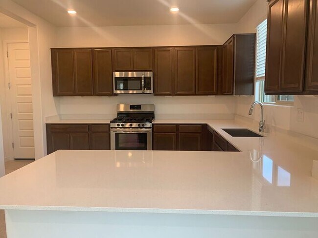 Building Photo - Newer home in most desirable home in Chandler, 3 Bed2 bath