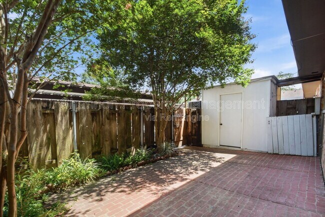 Building Photo - 2275 Triway Ln