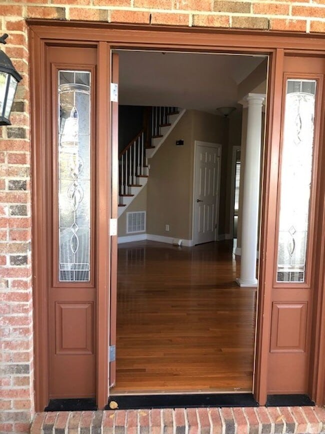 Building Photo - Fabulous home! 5 Bedrooms, 4 Bathrooms!!