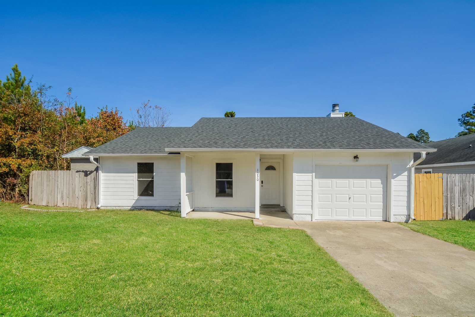 Building Photo - 1030 Bradley St