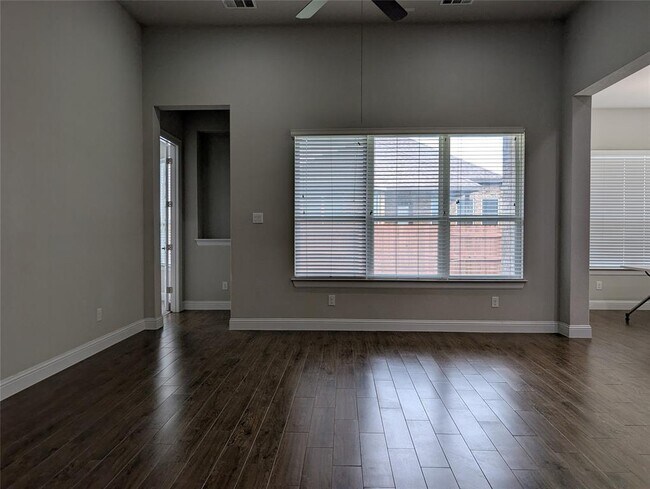 Building Photo - 3112 Bouchette Cove