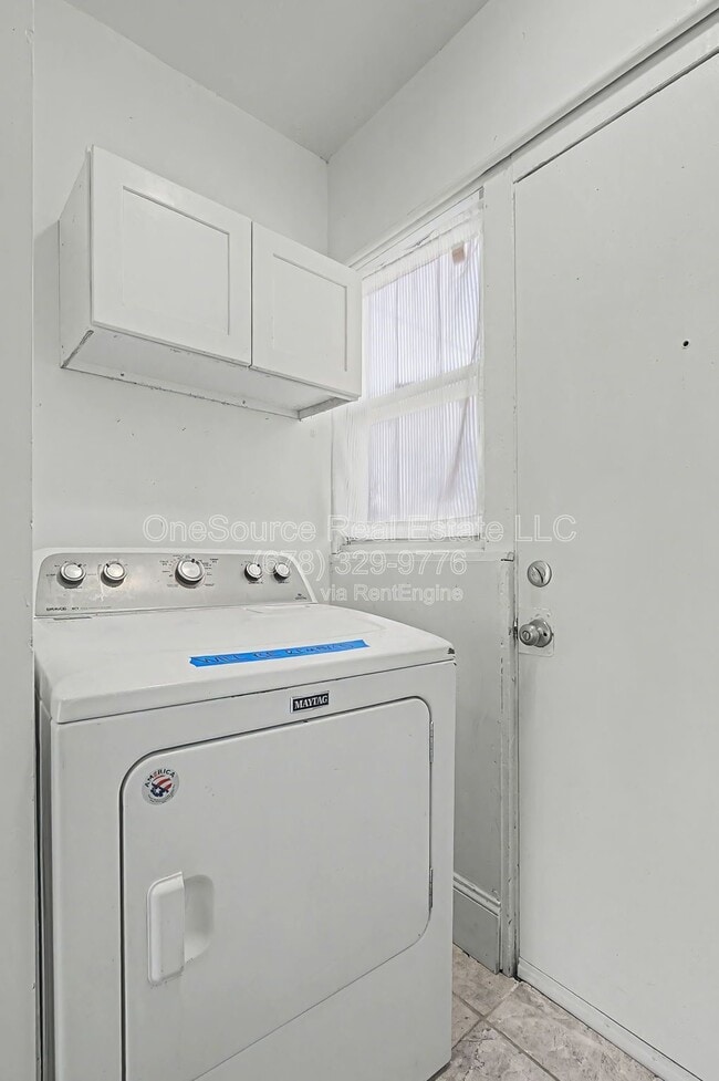 Building Photo - 1895 Markone St NW