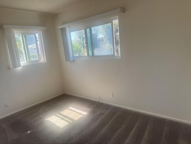 Building Photo - 251 16th Pl