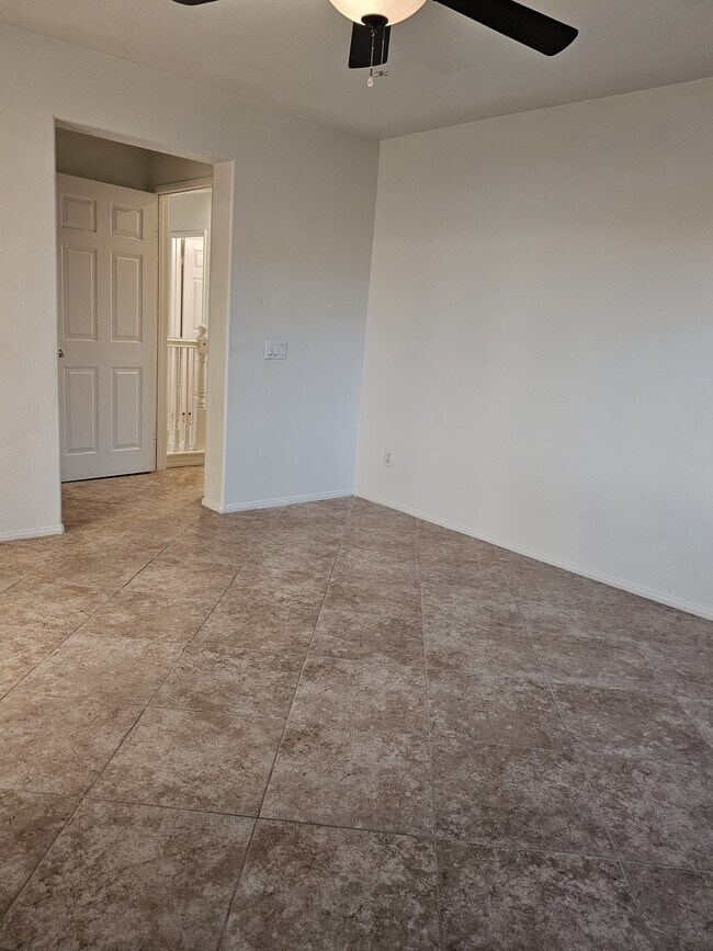 Building Photo - 80575 Stortford Avenue